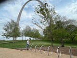 Het hele terrein rond de Gateway Arch is nu gereed .